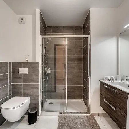 Apartamento Emergence - Beautiful For 2 People Balcony And Garage *
